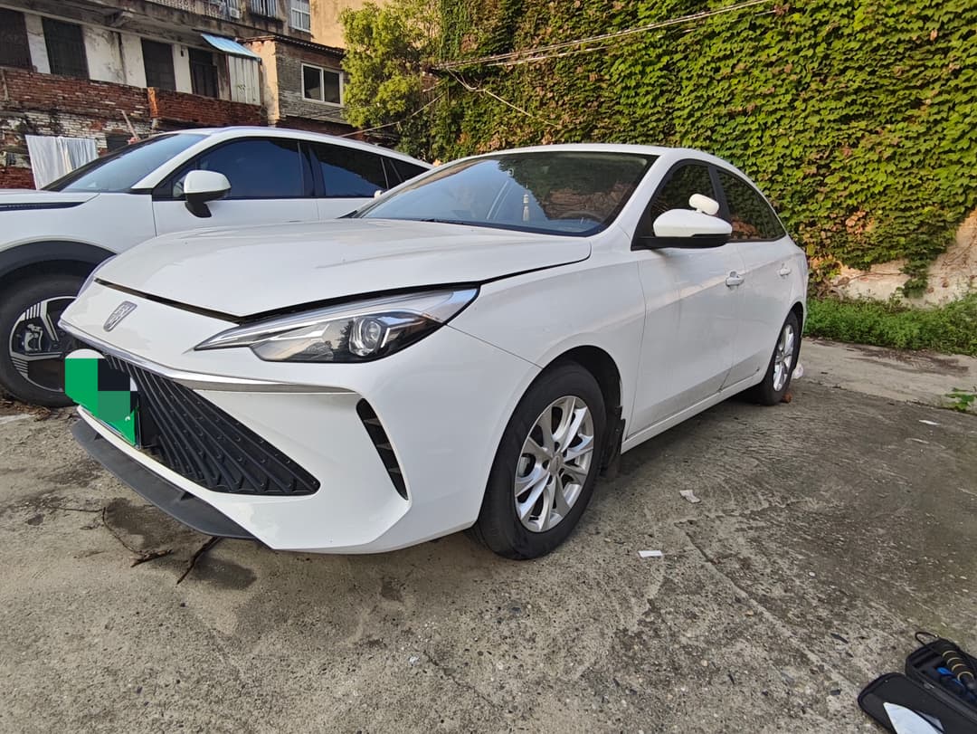 Roewe i5